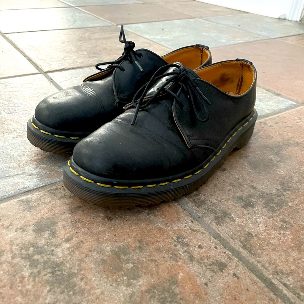 MADE IN ENGLAND Dr. Martens.